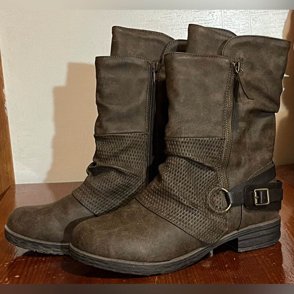 Jolly pop women's brown boots with a zipper size 9